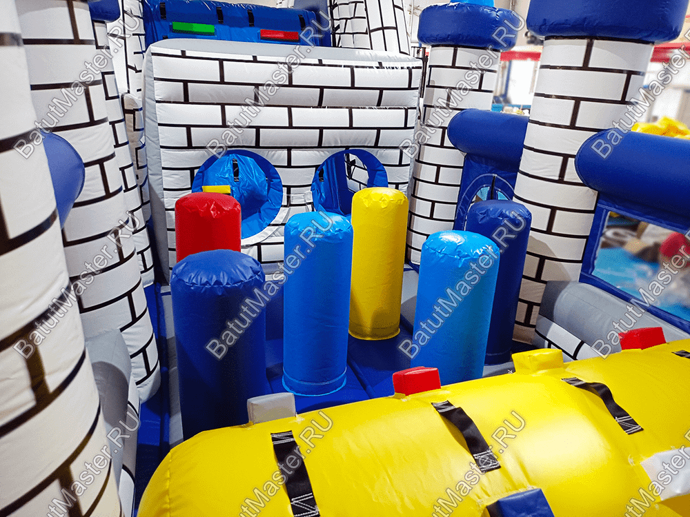 Надувная полоса препятствий "Дворцовое средневековье"