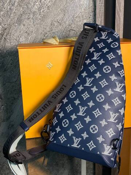 Сумка-мессенджер Louis Vuitton