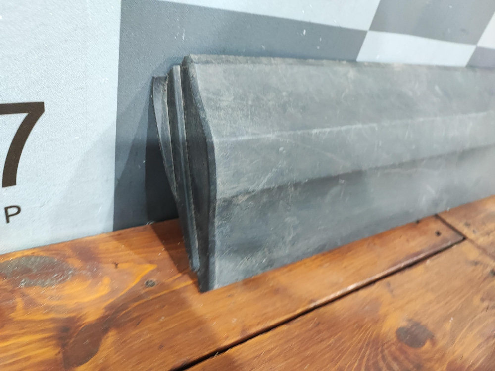 Накладка двери задней левой Skoda Karoq 17-нв Б/У Оригинал 57A854949