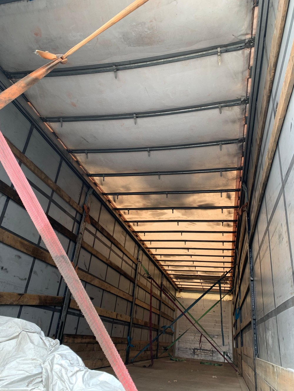 Schmitz Cargobull SCB*S3T Полуприцеп шторный SCB S3T