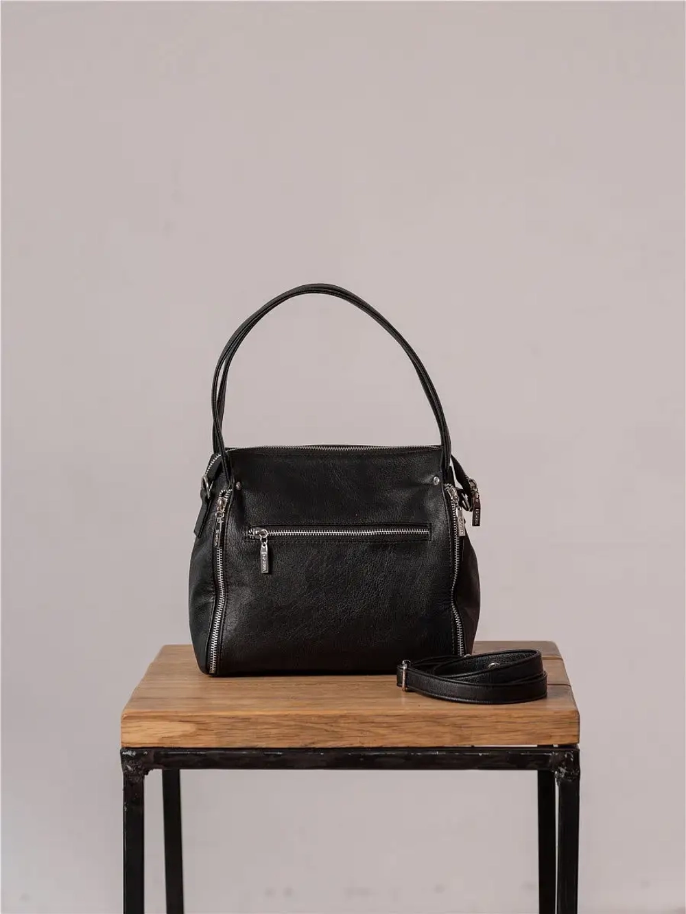 Сумка классическая через плечо на ремне из экокожи