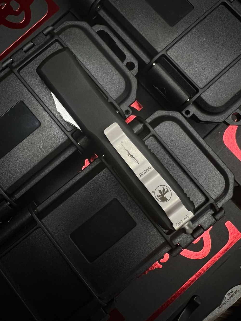 Ножи Microtech Ultratech Death Card Standard S/E (Левый) + S/E (Правый) + Tanto T/E (Левый) + T/E (Правый "Memento Mori" - комплект 4 ножа