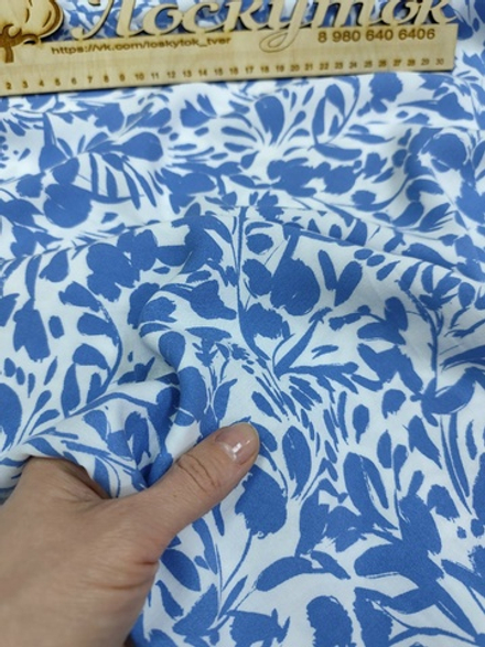 Штапель /  Цветы голубые на белом