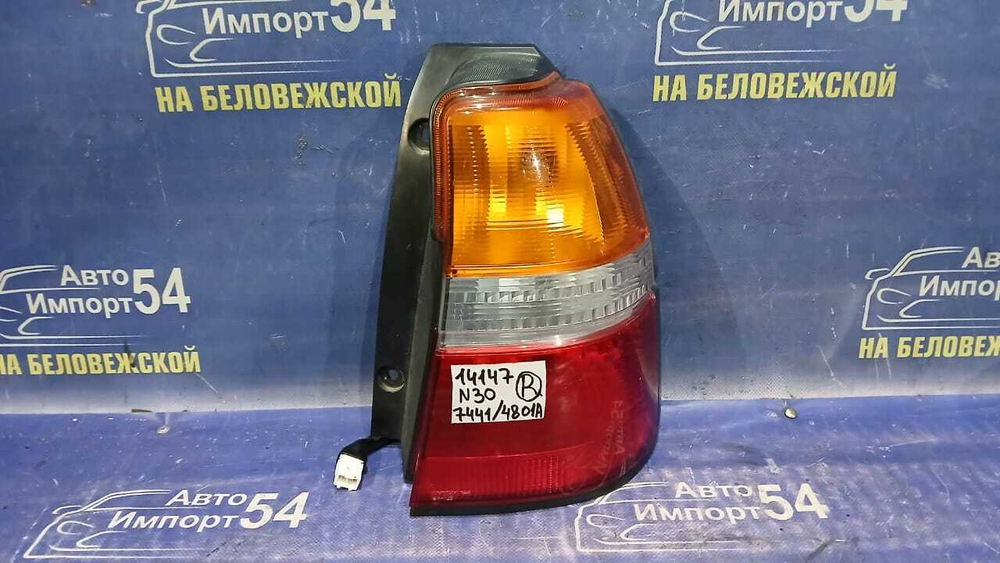 Стоп правый NISSAN R'NESSA 1997-2001