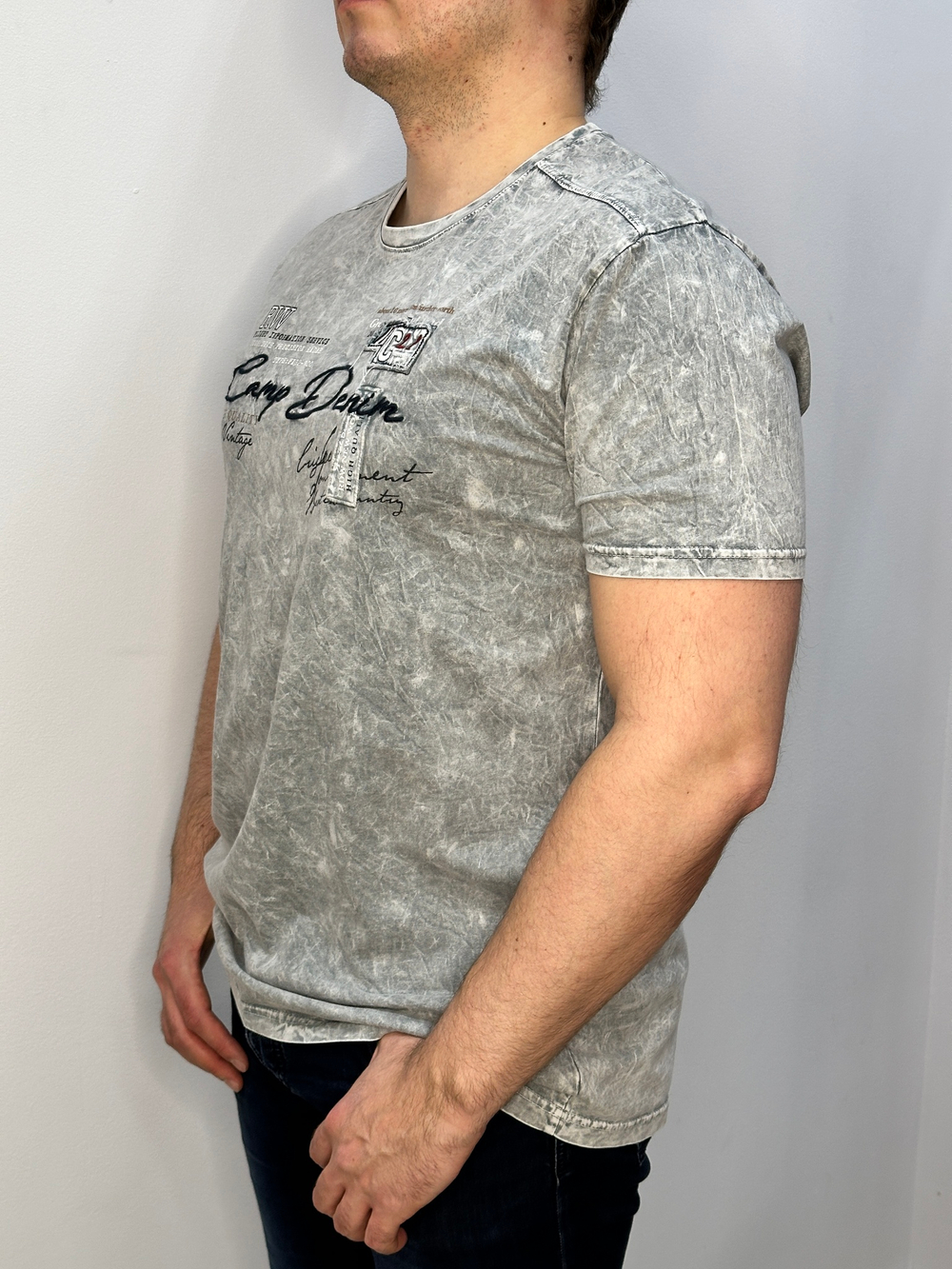 Мужская светлая футболка из коттона