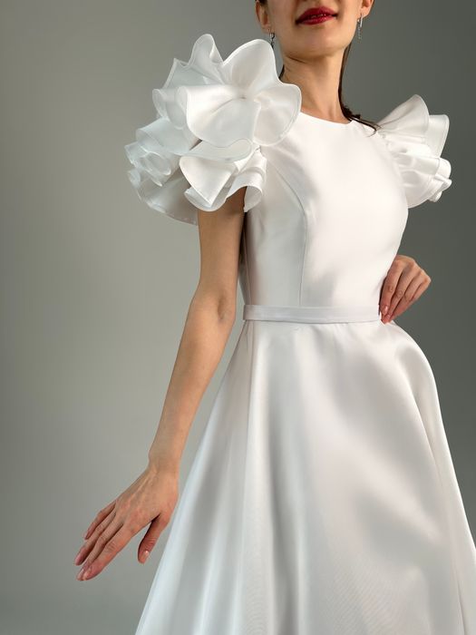Свадебное платье с блеском и пышными рукавами (молочный)