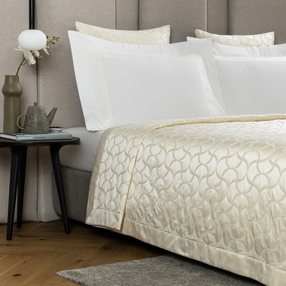 Покрывало Frette Luxury Tile Milk (270 x 270 см)
