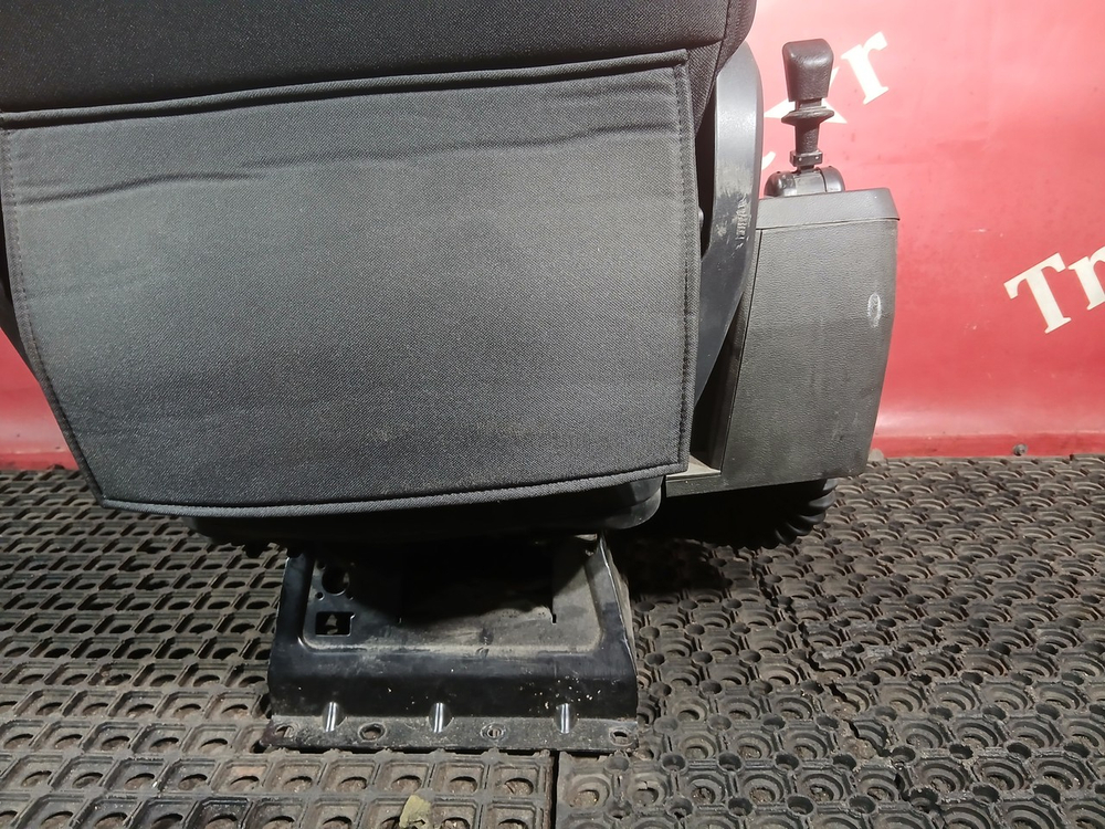 Сиденье водительское пневматическое 2023 г.