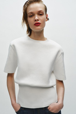 ZARA ТРИКОТАЖНЫЙ ТОП С ПОДПЛЕЧНИКАМИ, БЕЛЫЙ