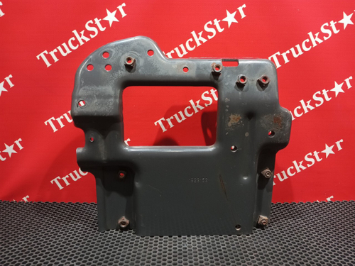 Кронштейн усилителя бампера правый