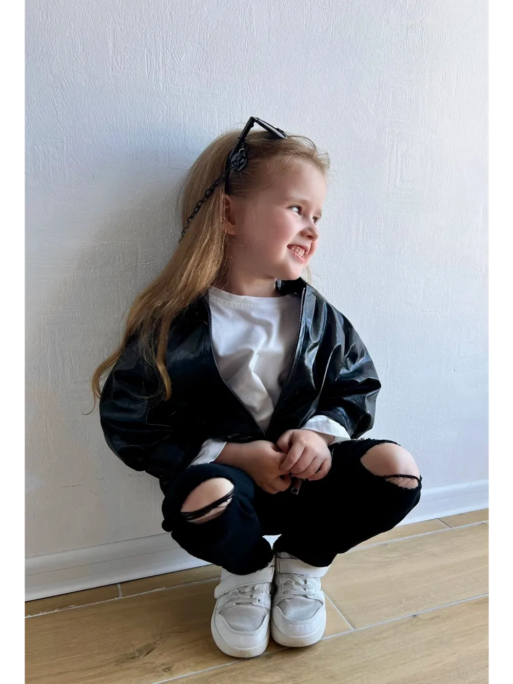 Бомбер из экокожи оверсайз