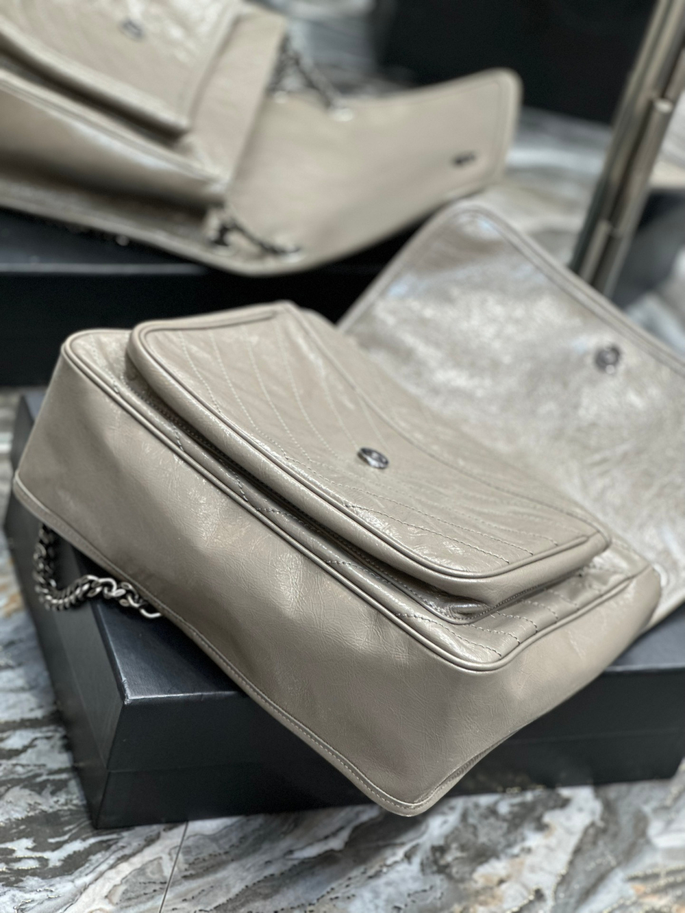 Saint Laurent Niki 32 cm