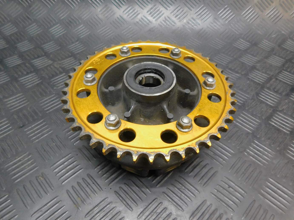 Ступица заднего колеса Kawasaki ZZR1100 99 (с демпферами)