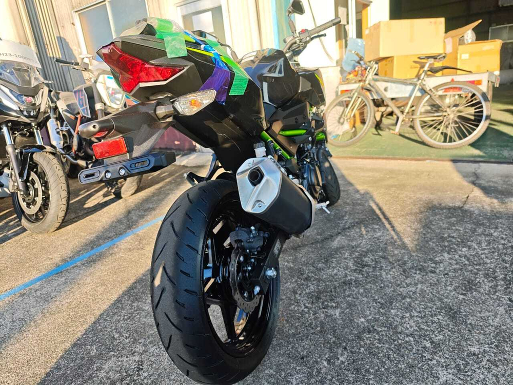Kawasaki Z400 2023
