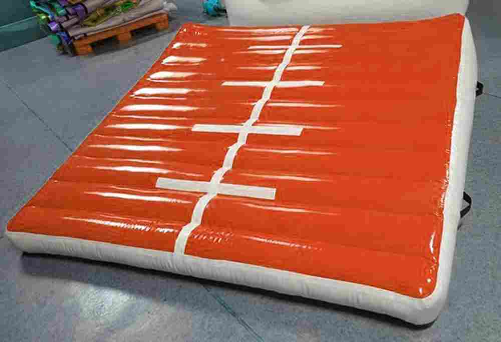 Надувной гимнастический мат-коврик «Старт» для занятий 2×2×0,4 м, красный