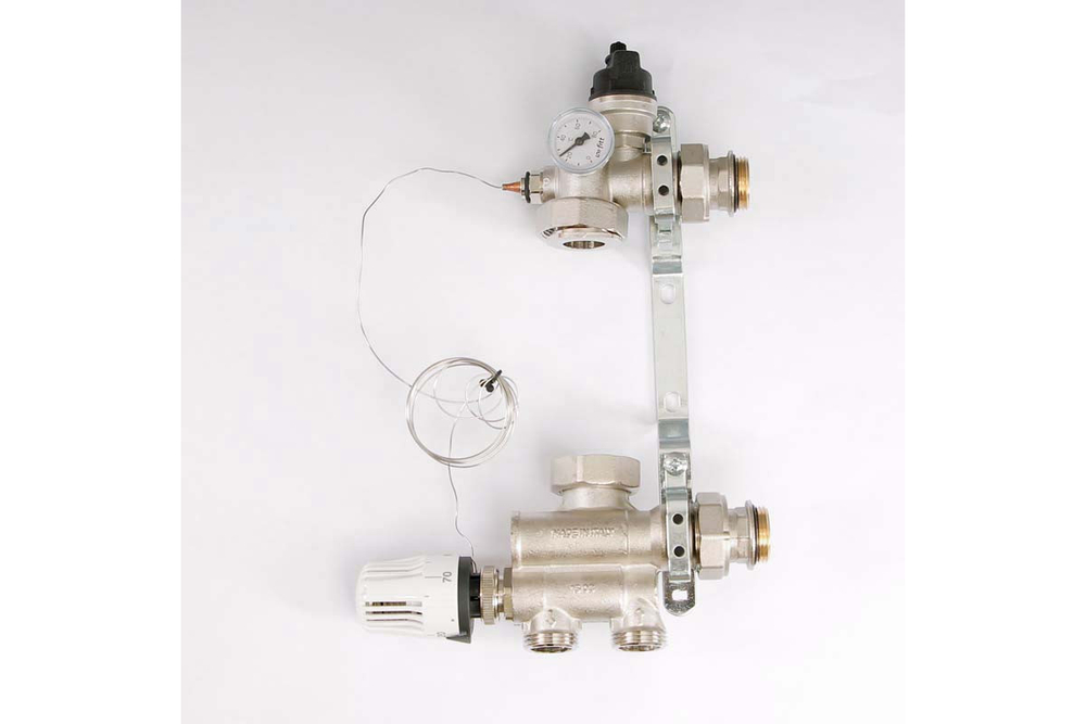 Насосно-смес. группа SOLOMIX 1" без насоса 12,5 кВт