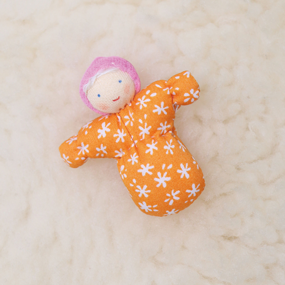 Вальдорфская кукла "Малыш в розовой шапочке", 7 см