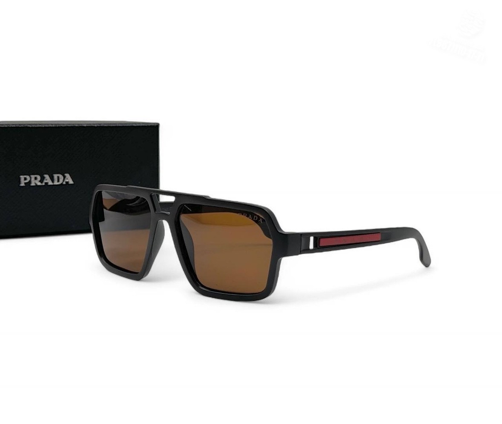 Солнечные очки Prada