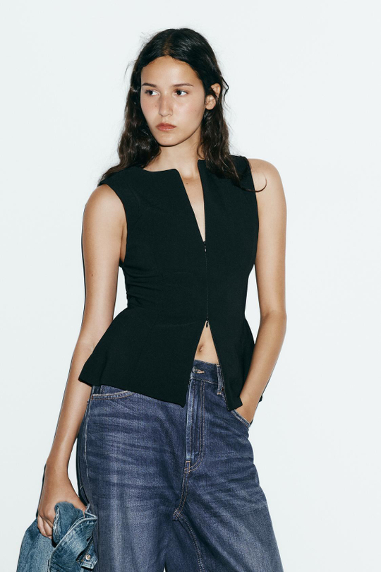 ZARA ТОП ОБЛЕГАЮЩЕГО КРОЯ С ЗАСТЕЖКОЙ-МОЛНИЕЙ, ЧЕРНЫЙ