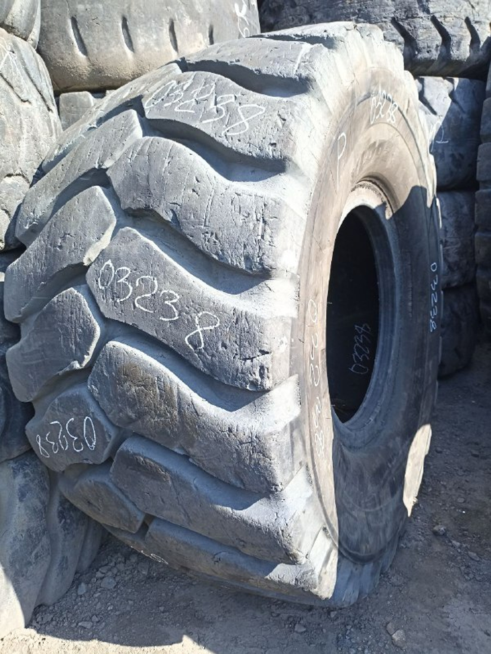 35/65R33 Michelin XLDD2 шина б/у