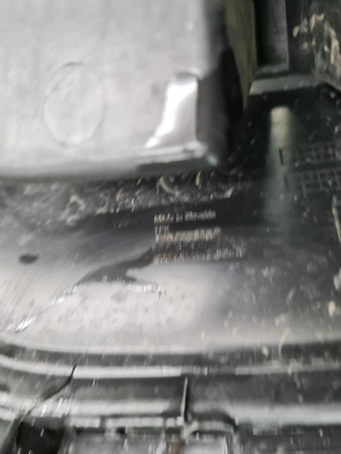 Решетка перед. бампера VW Touareg 3 (18-23) R-line