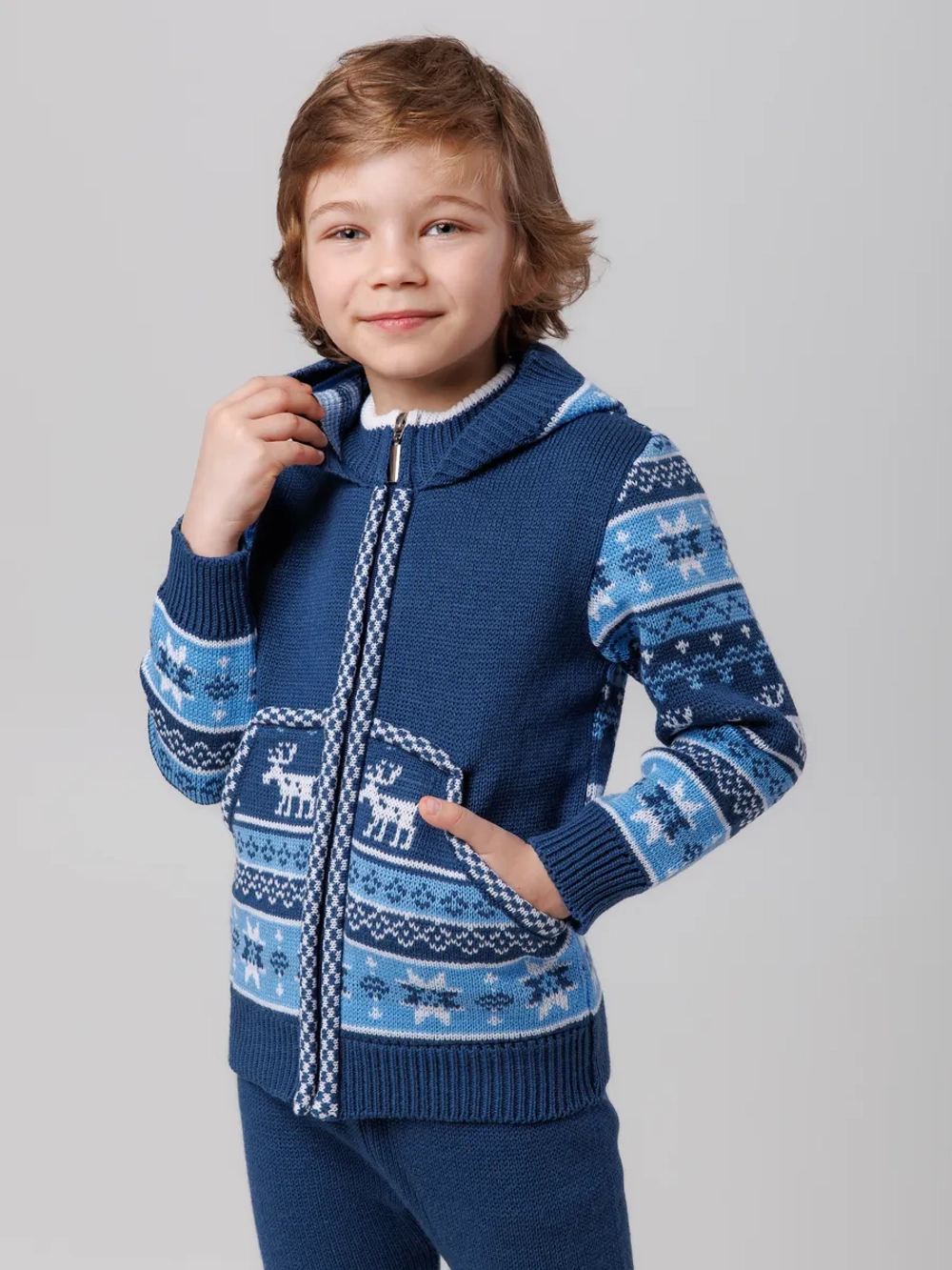 Кофта вязаная на молнии с капюшоном