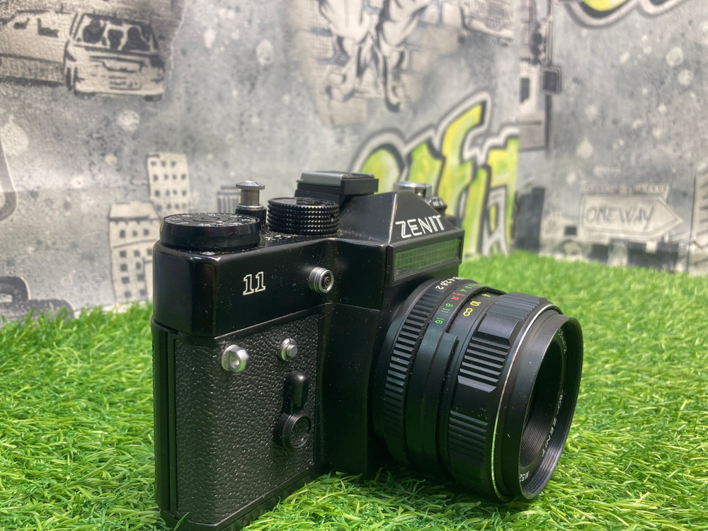 Пленочный фотоаппарат Zenit 11 + Helios-44M-4