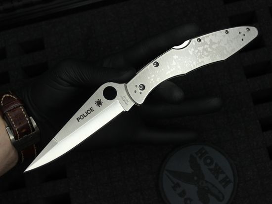 Складной нож Spyderco Police C07P c клинком из стали VG-10, рукоять Stainless Steel