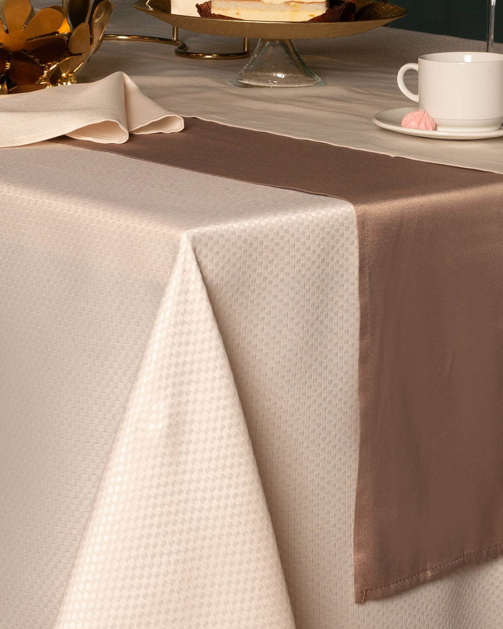 Скатерть 150х220 Sofi De MarkO Ирида бежевая