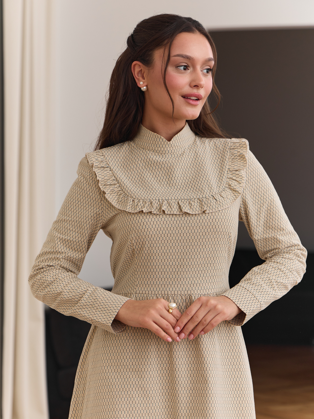 Платье с вшитой манишкой