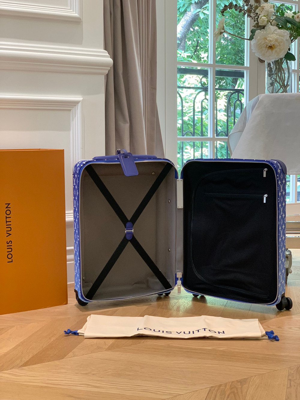 Louis Vuitton Horizon 55 Suitcase