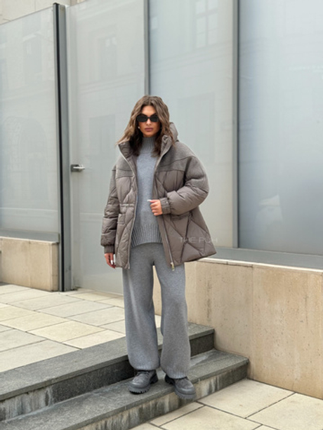 Серый комбинированный пуховик с капюшоном