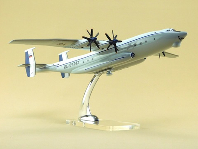 Модель самолета Ан-22 (М1:144, ВТА России, RA-09342)