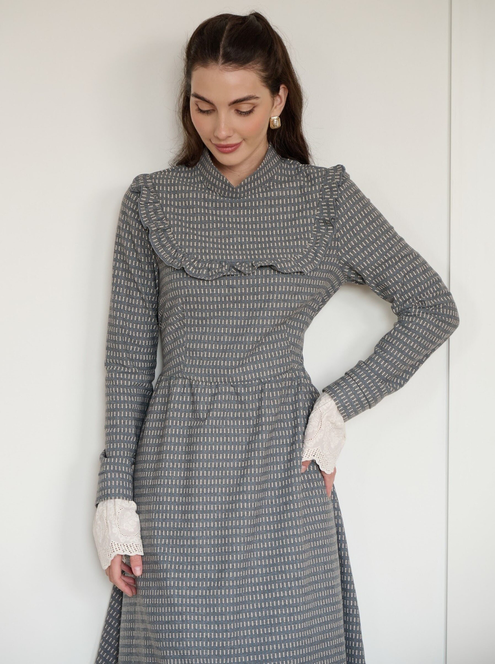 Платье с вшитой манишкой