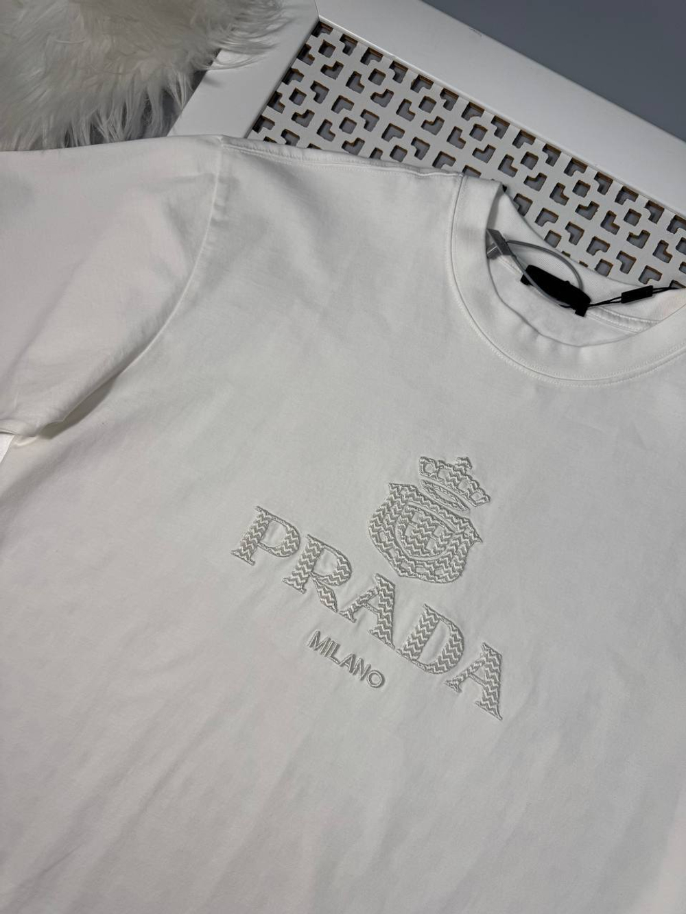 Футболка Prada