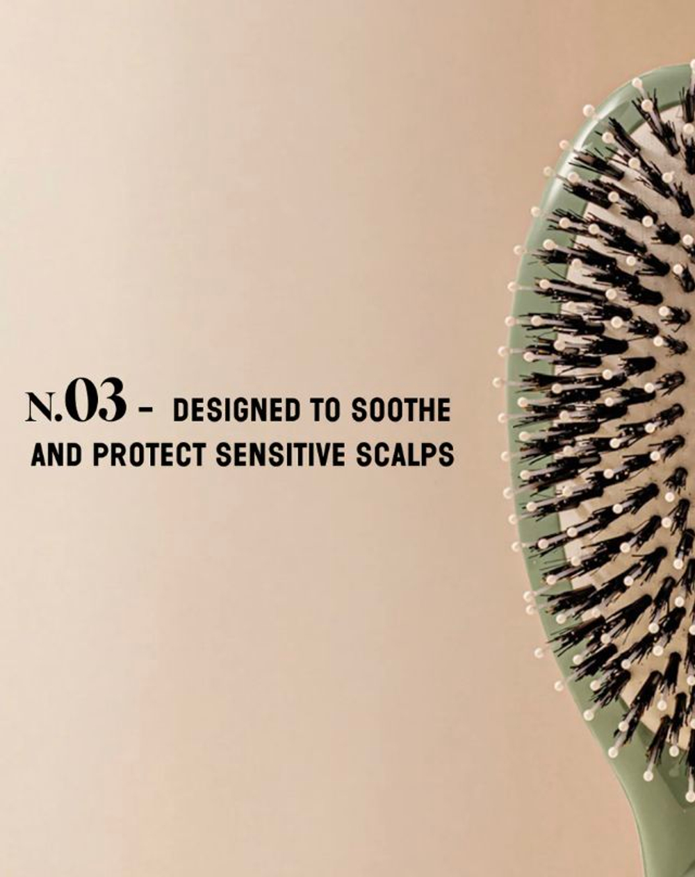 La Bonne Brosse Массажная расческа для волос N 03 Essential Sensitive Scalp Brush - Creamy White