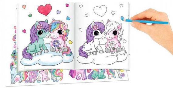 Yivi Create your Unicorn Colouring Book