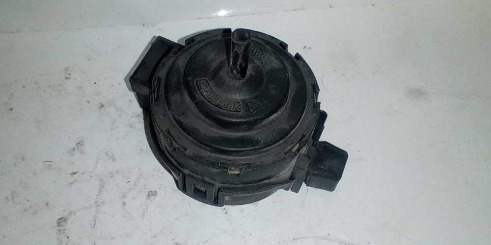 10 Датчик уровня воды (прессостат) для стиральных машин Electrolux 132090301 б/у