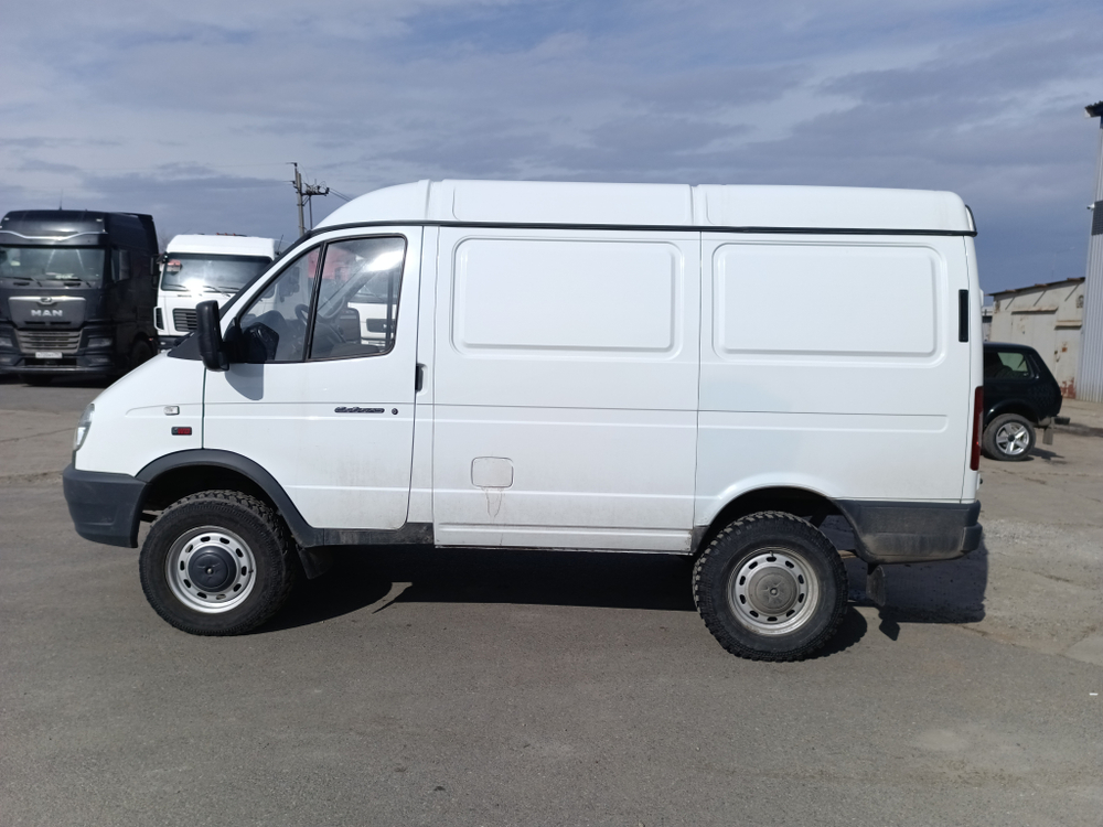 GAZ SOBOL Цельнометаллический 27527 (Бензиновый, 2,7 л, 107 л.с, 4WD)