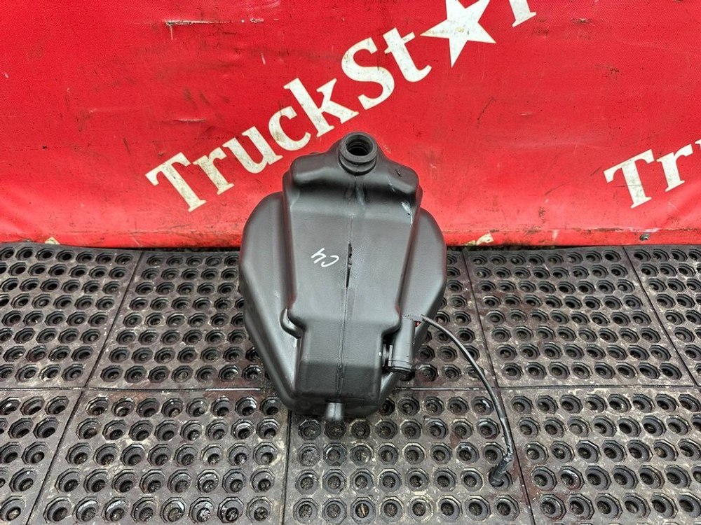 Бачок омывателя лобового стекла 2023г