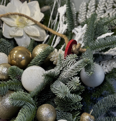 Новогодняя композиция "Волшебство хвойного леса"