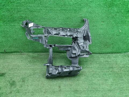 Кронштейн переднего бампера BMW X5 G05 (18-23)