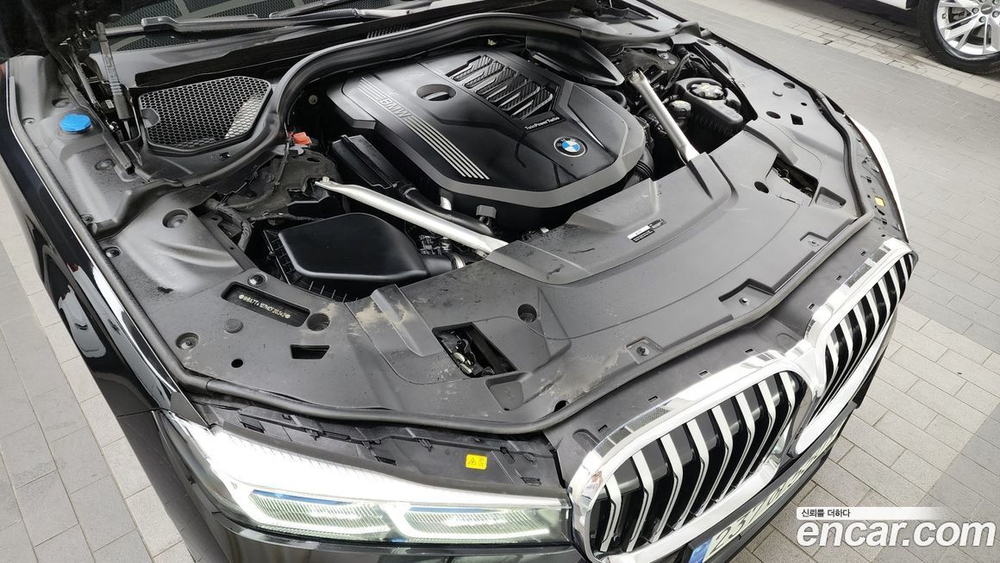 BMW 7 Series (G11) 740Li xDrive M Sports (12.2020)