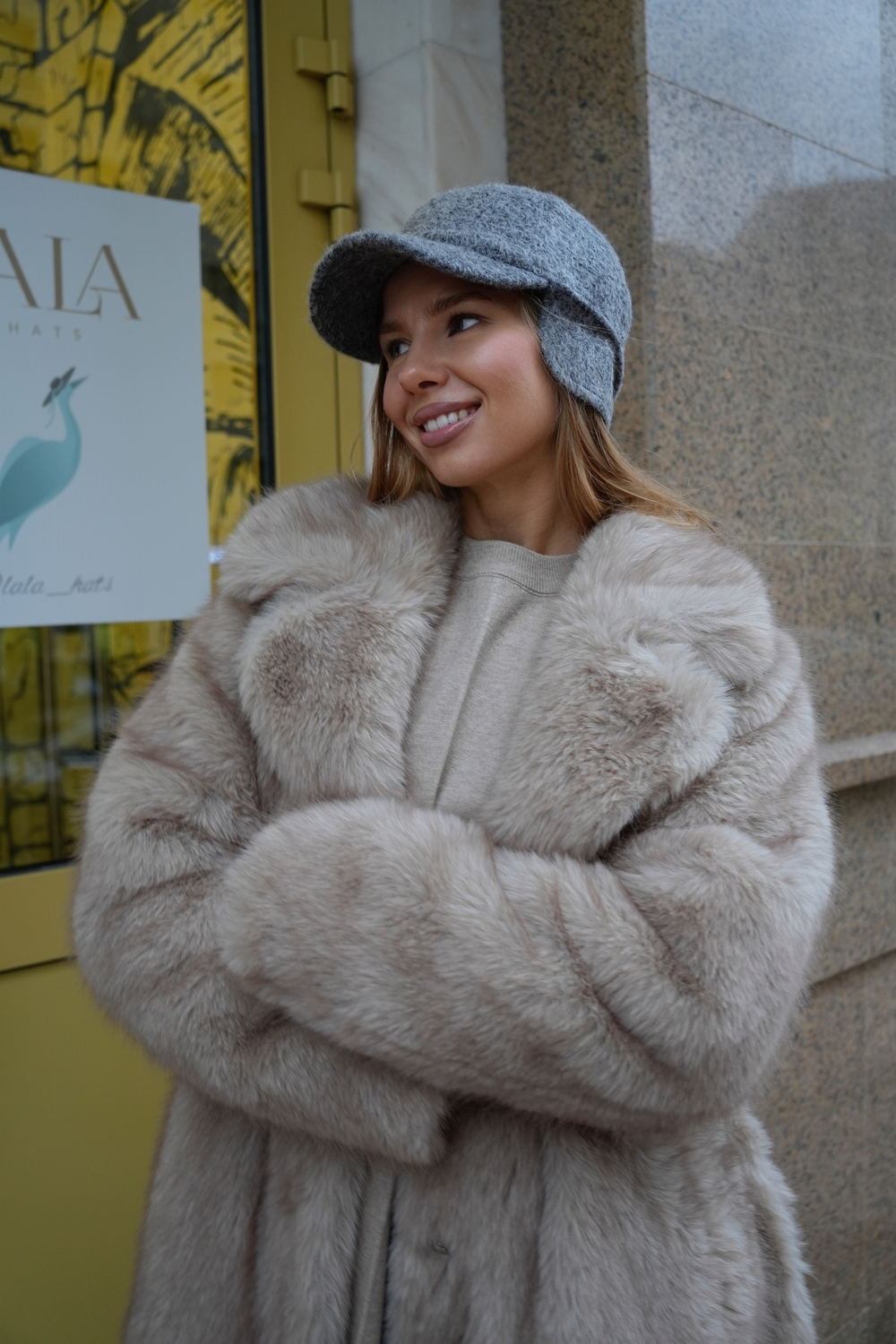 Бейсболка «кудряшка» с ушками графит