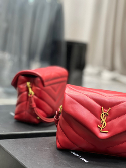 Saint Laurent Loulou 20 cm