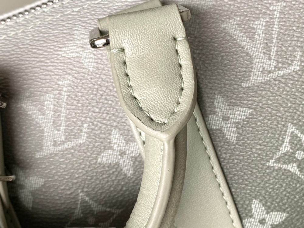 Louis Vuitton Keepall 25