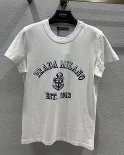 Футболка Prada