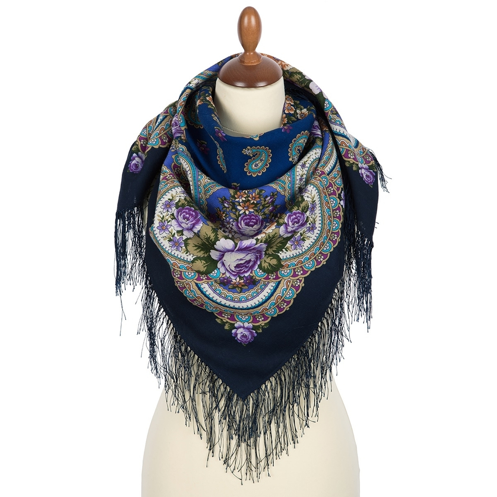 Платок шерстяной с шелковой бахромой