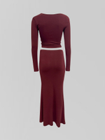 Костюм by Gor 25070 из удлиненной юбки с расклешенным низом и топом с затяжками