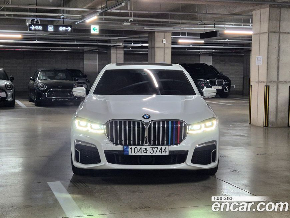 BMW 7 Series (G11) 740Li xDrive M Sports (08.2022)
